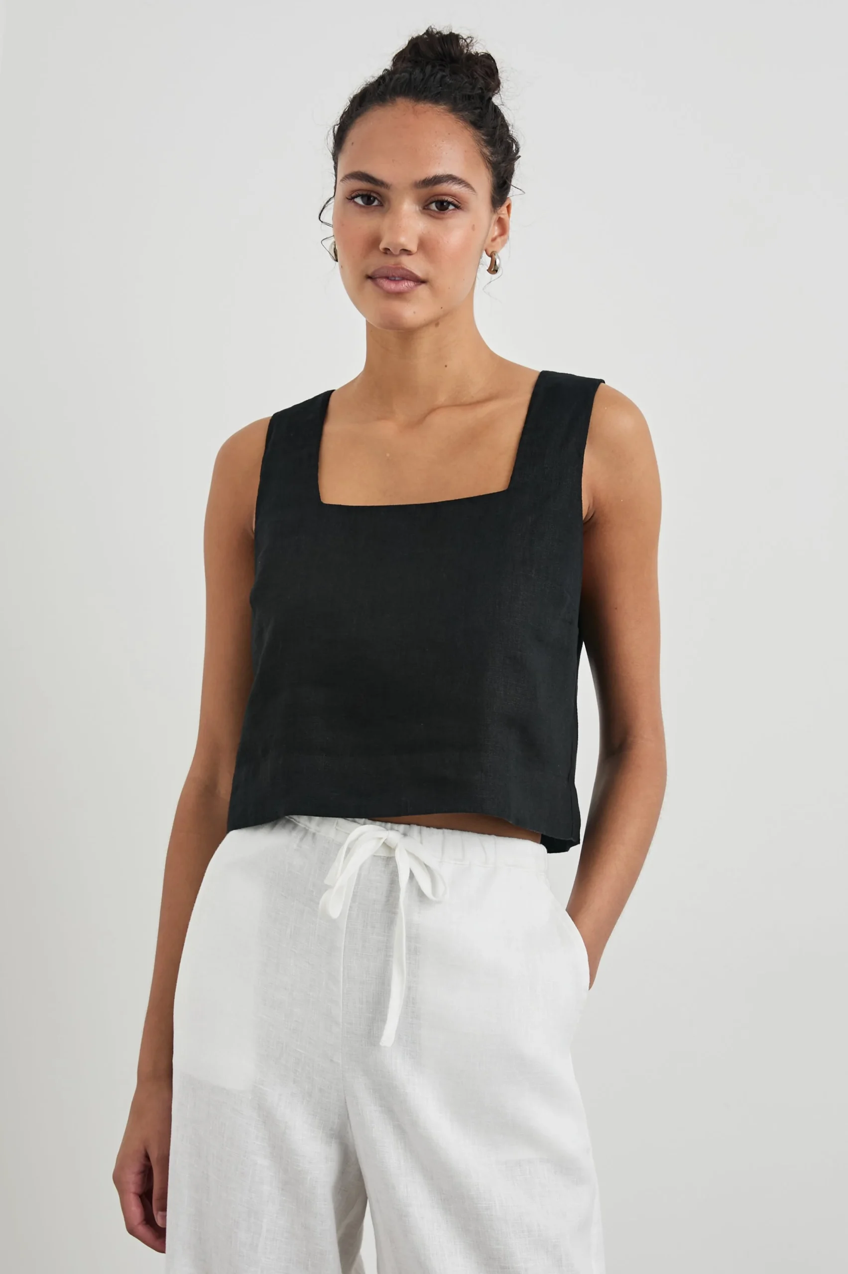 AKIRA TOP - BLACK
