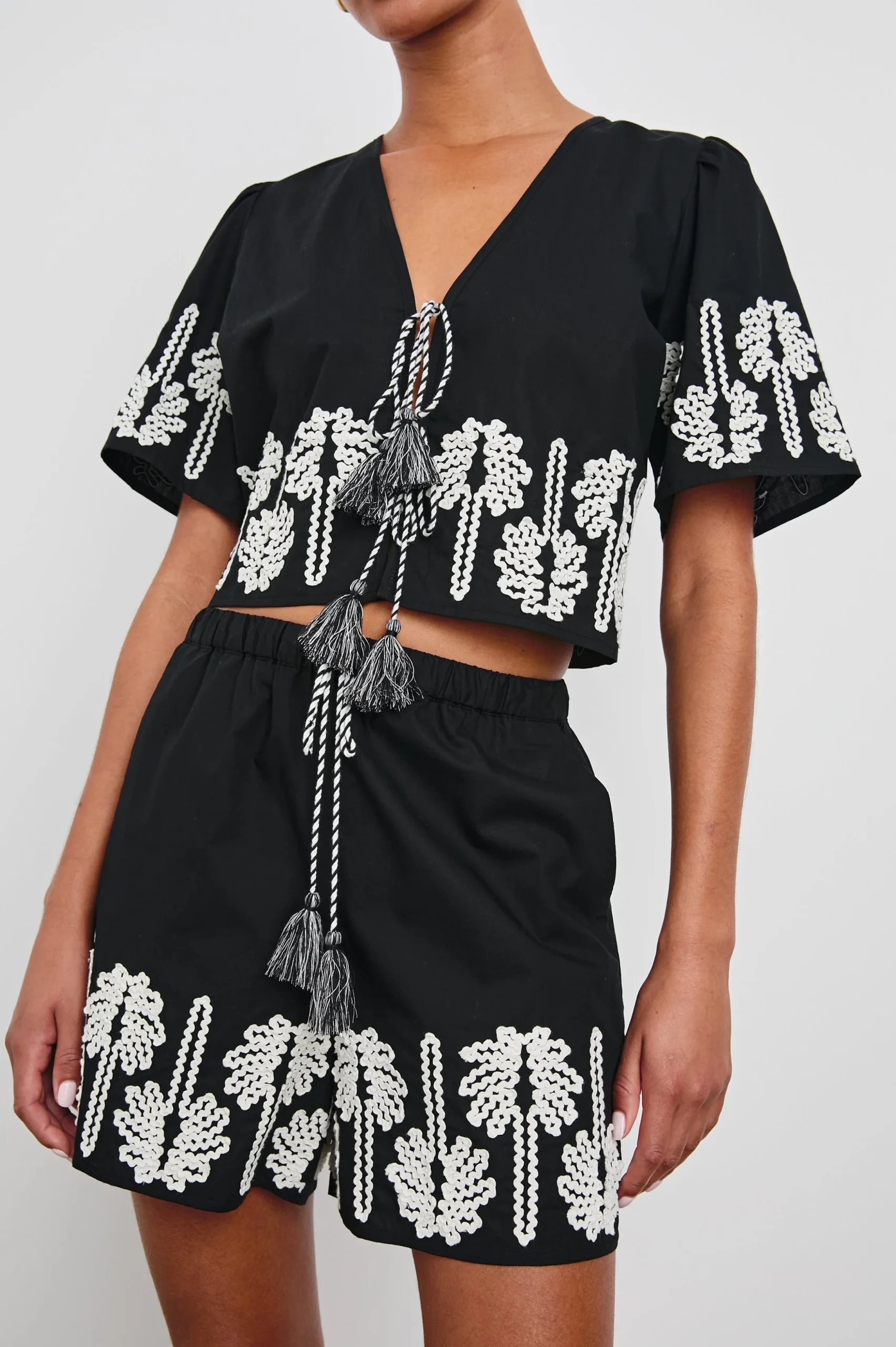 ARMANDA SHORT - BLACK IVORY PALM TREES – Image 6