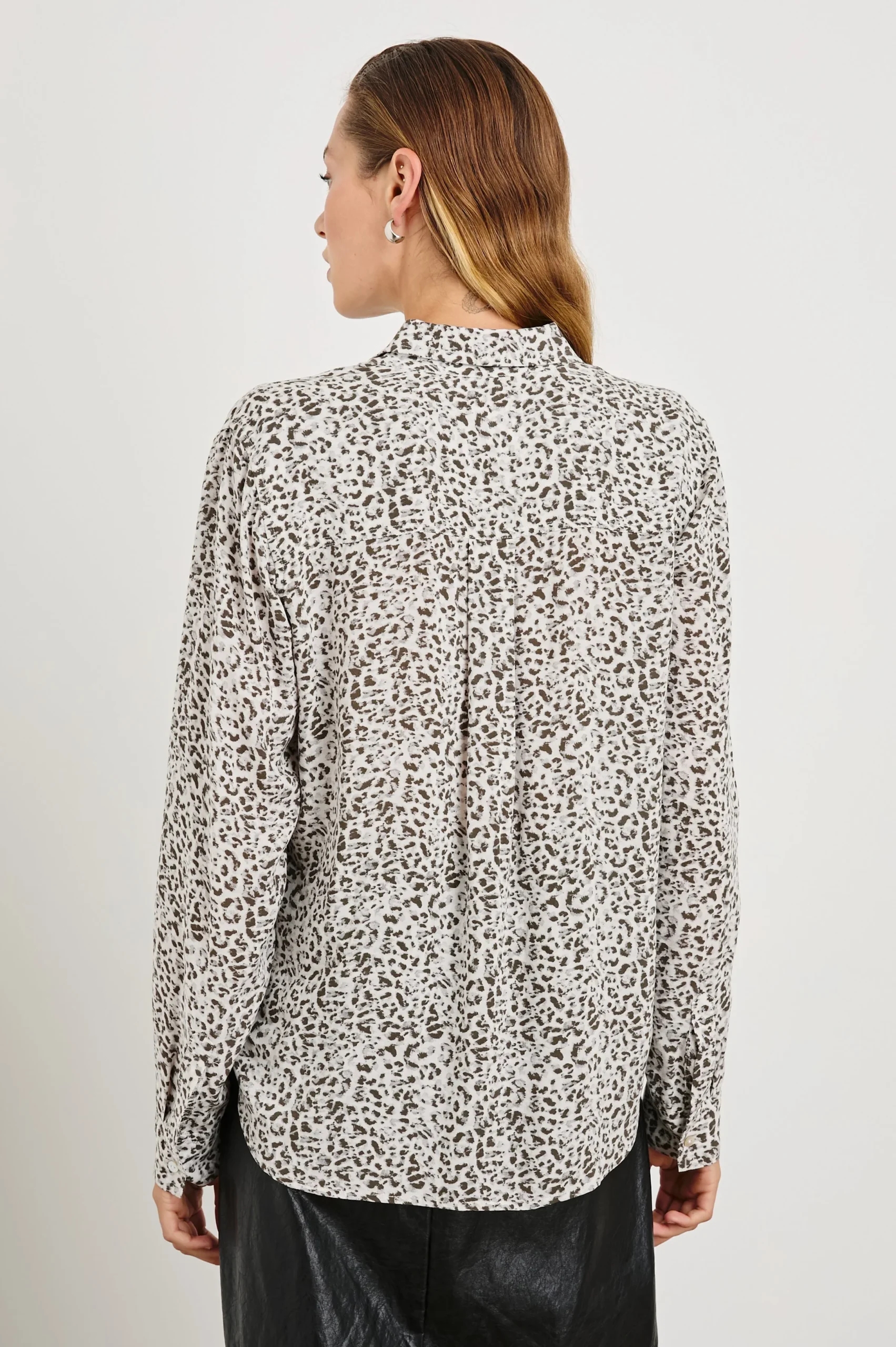 JOSEPHINE SHIRT - CHARCOAL WATERCOLOR CHEETAH – Image 6