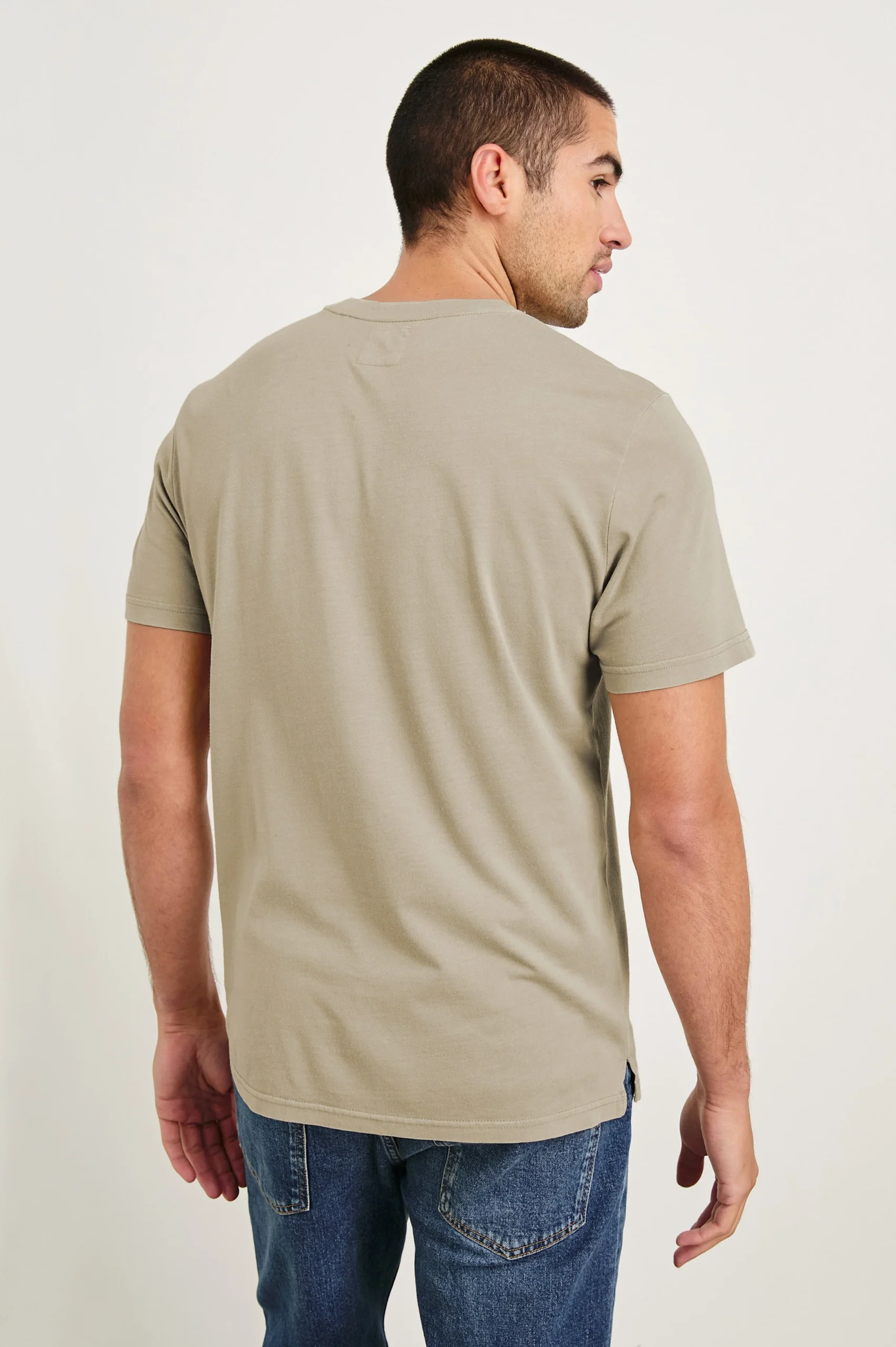 JOHNNY T-SHIRT - DESERT SAND – Image 8