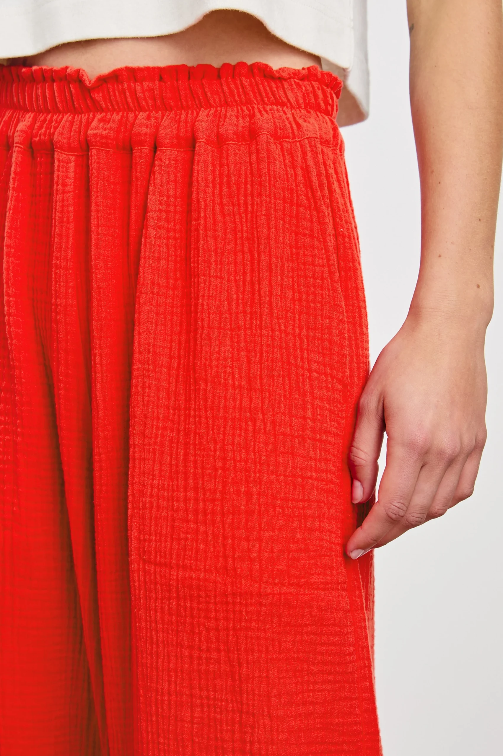 LEON CROP PANT - CHERRY – Image 3