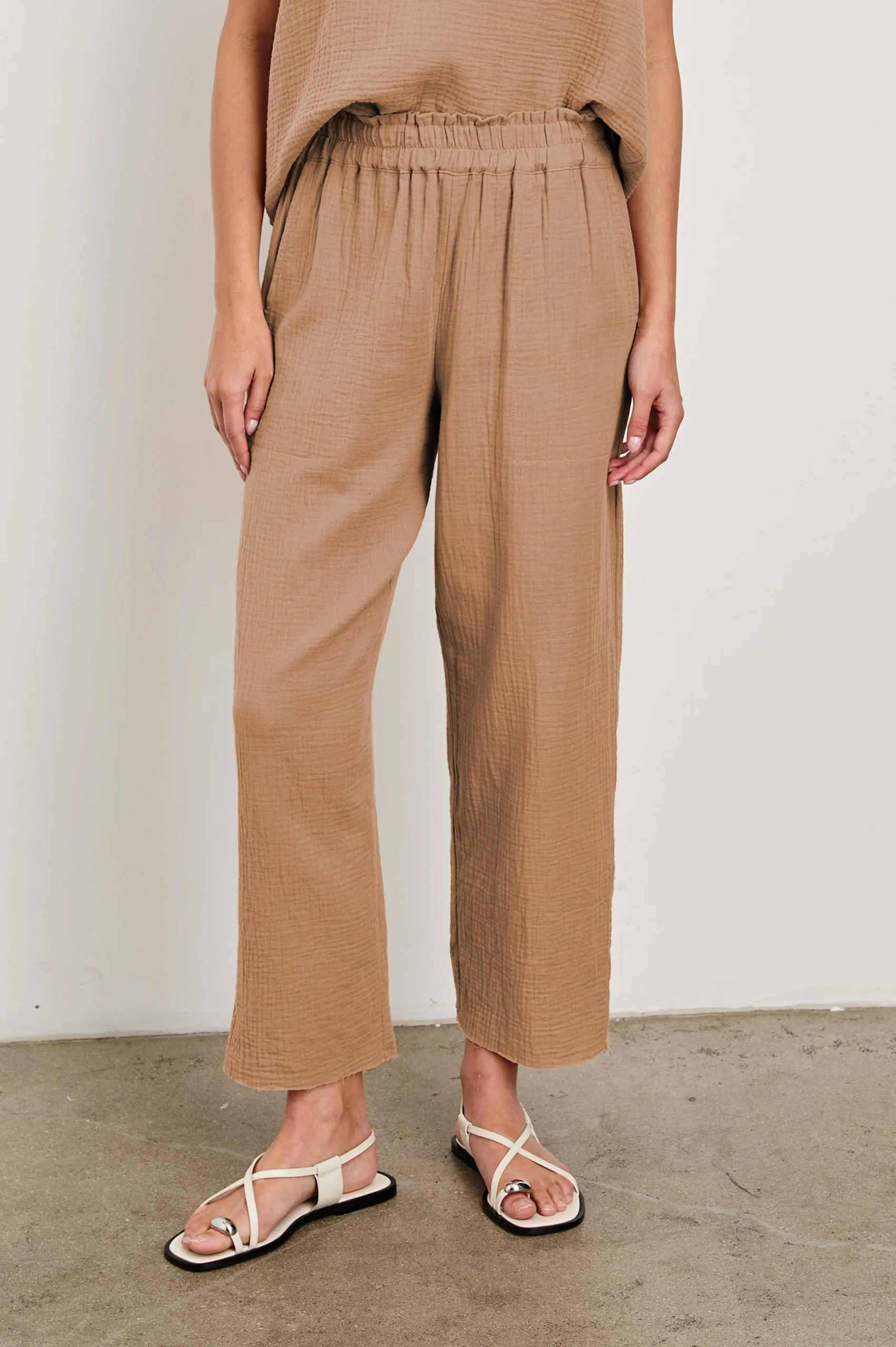 LEON CROP PANT - TAUPE – Image 2