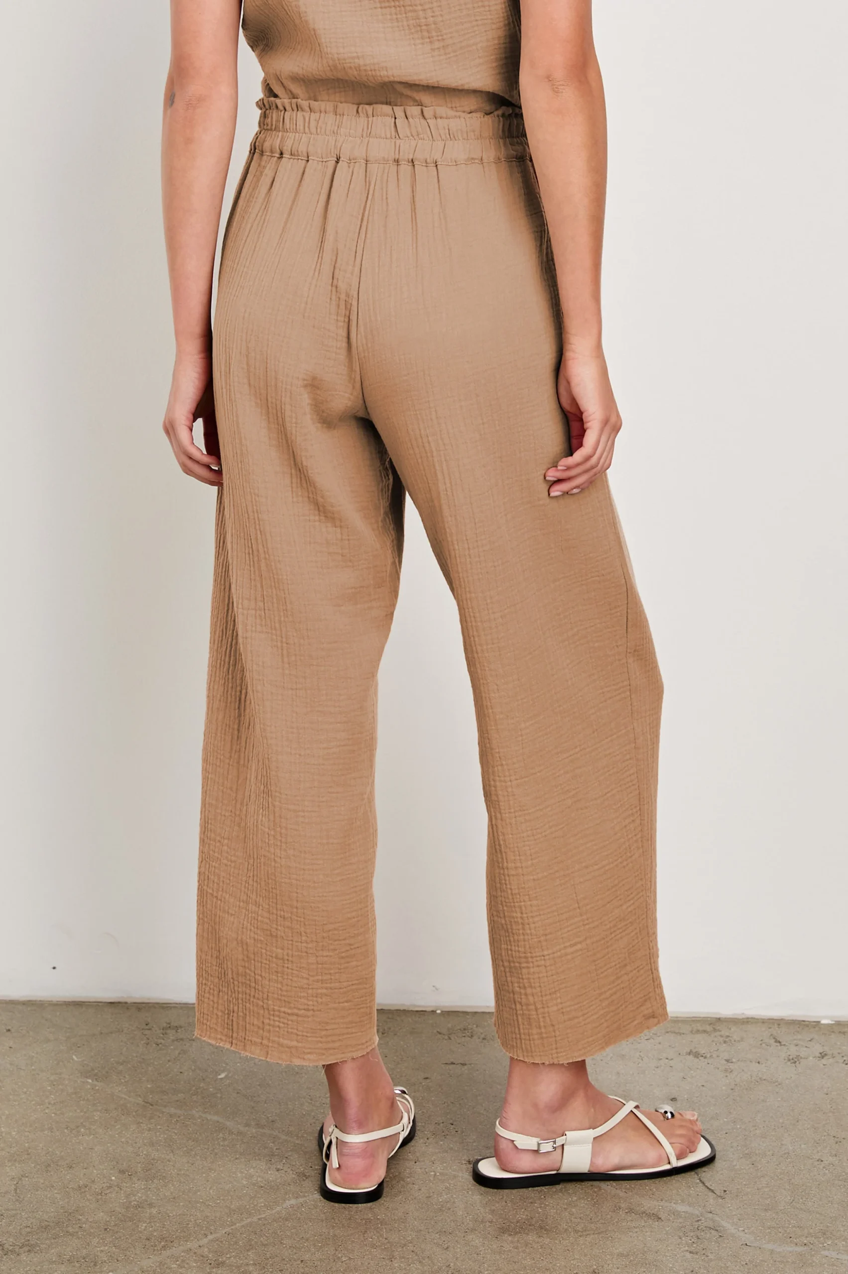 LEON CROP PANT - TAUPE – Image 3