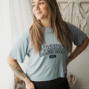 T-shirt Marie crop en bambou bleu ciel pour femme - Imprimé CAMPING MODE