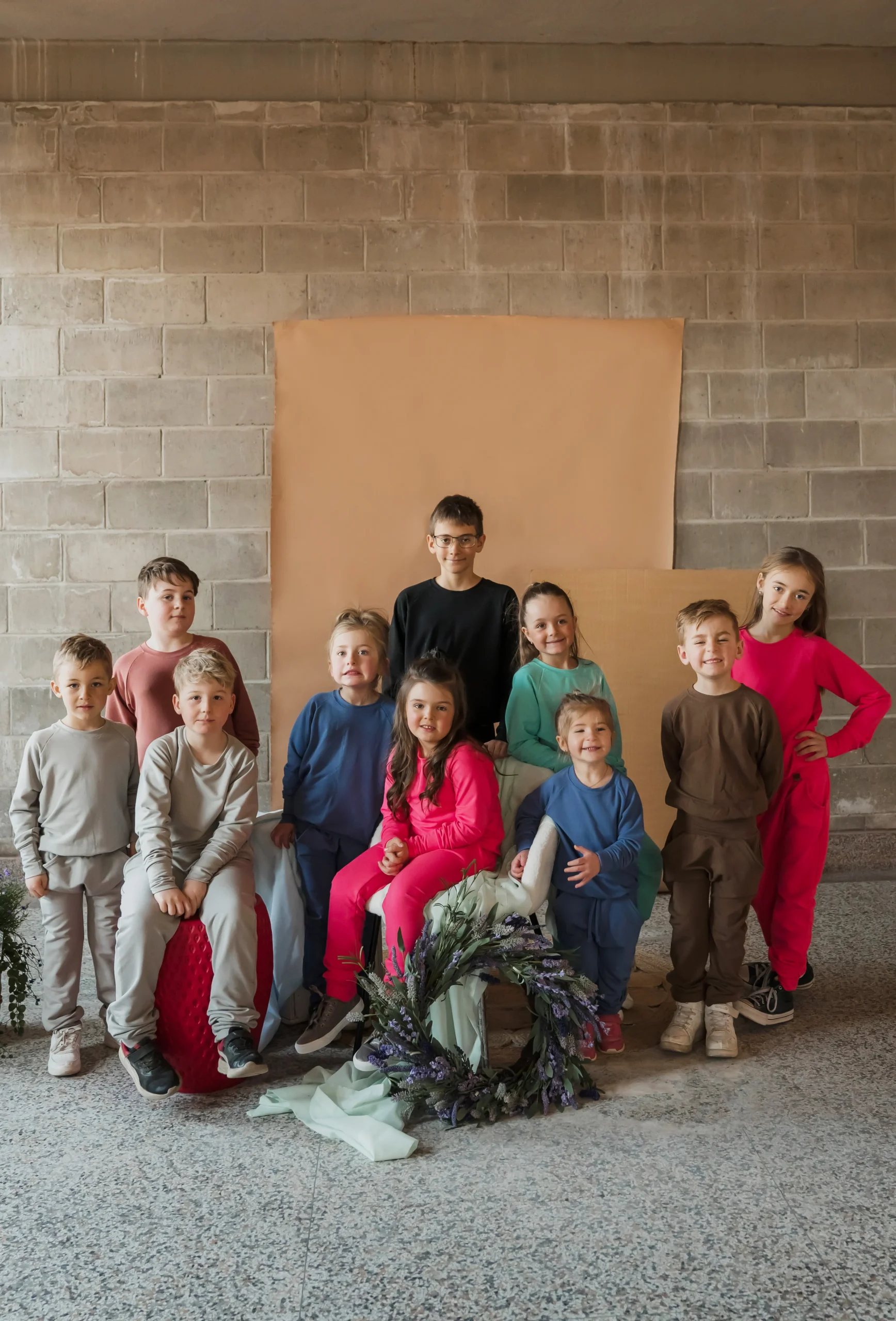 Pantalon évolutif café latté style jogger en bambou pour enfant, grandeurs 0 à 6 ans. – Image 9