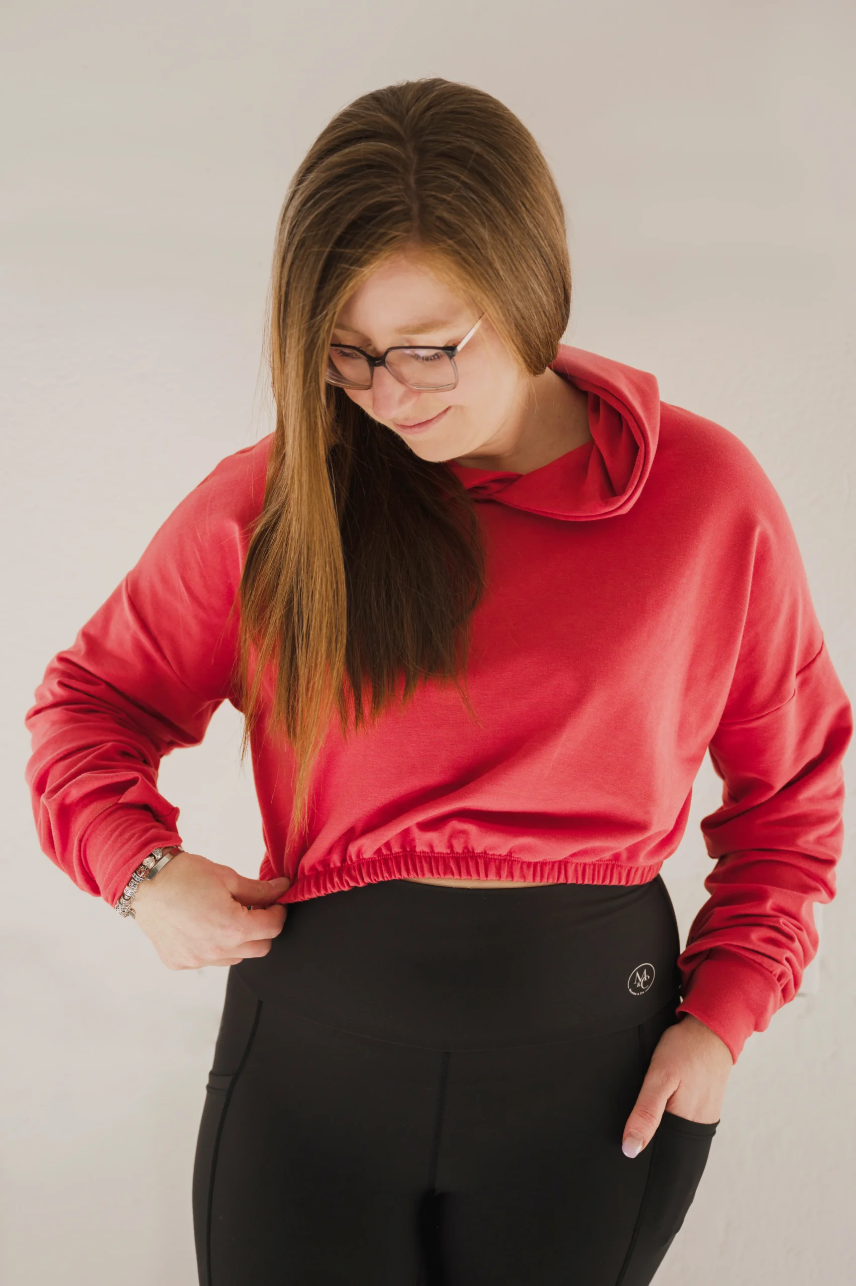 Hoodie crop manche longue en bambou corail avec élastique à la taille pour femme - COUNTRY ROADS – Image 4